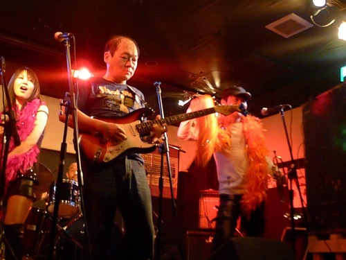 602622_299414163496207_1527378635_n