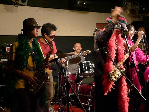 36600_299414453496178_1550652870_n