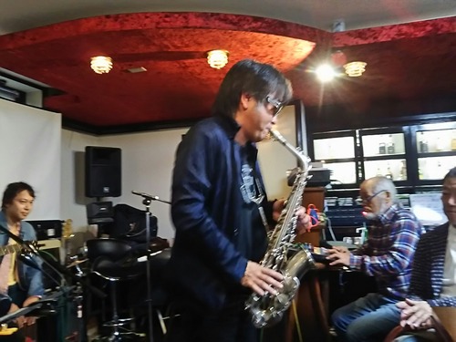 B8CB0B8D-CDAE-416F-A022-D90C69AA9206