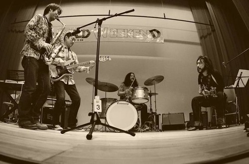 915084_2157017699_85large