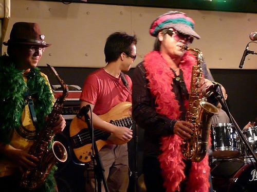 545396_299414256829531_463219820_n