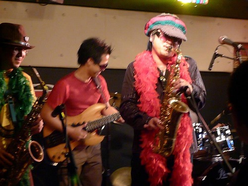 196104_299414286829528_1227852880_n