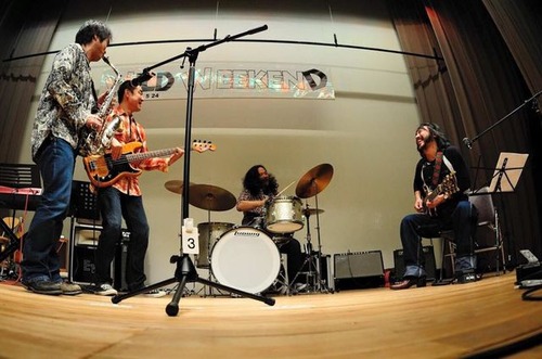 915084_2157017701_217large