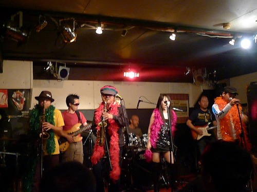 292785_299413853496238_1877211958_n