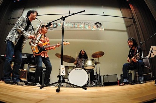 915084_2157017710_239large