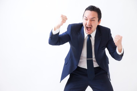 中山&阪神競馬を最新馬券術で馬券を的中させる男性