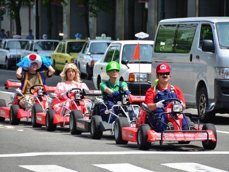 札幌でリアル マリオカート 集団話題に ミニカートに乗り神出鬼没 La France のブログ