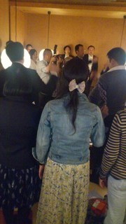 居酒屋で