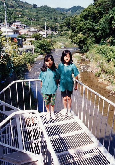 940521-01八幡浜・日土小学校にて