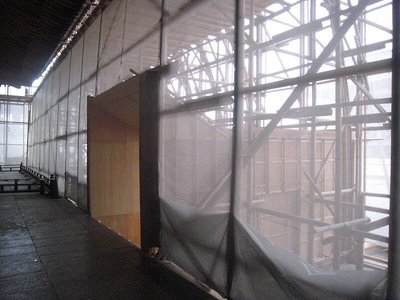090930法隆寺の鞘堂01