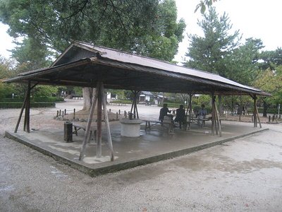 090930法隆寺の休憩小屋01
