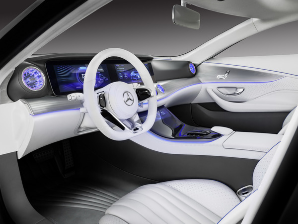 Mercedes-Benz-Concept-IAA-40