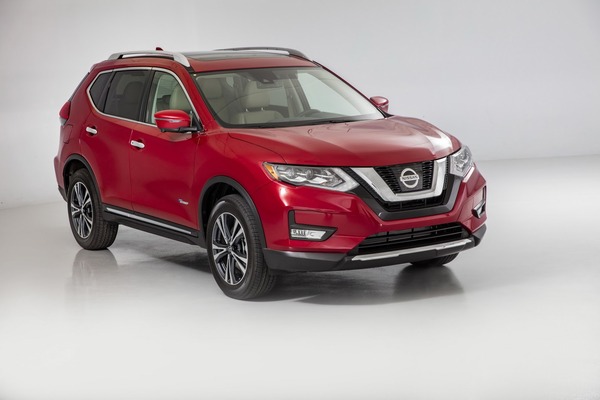 2017-Nissan-Rogue-2