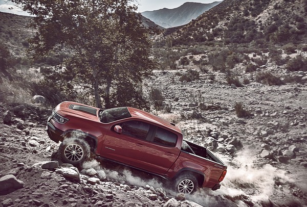 2017-Chevrolet-Colorado-ZR2-1