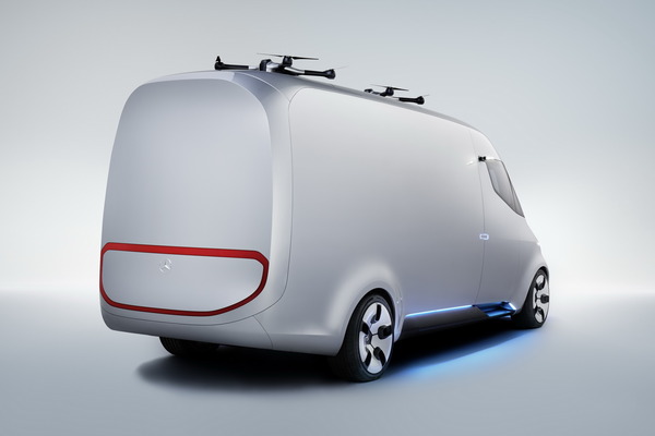 Mercedes-Vision-EV-Van-04