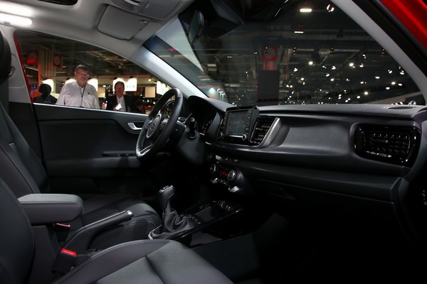 kia-rio-paris-livepics-8