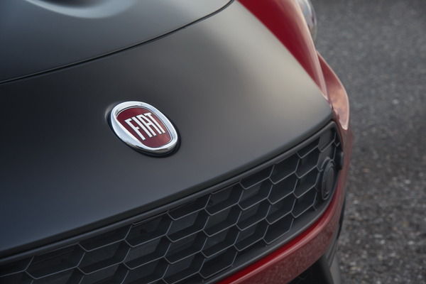 2017-Fiat124SpyderAbarth-24