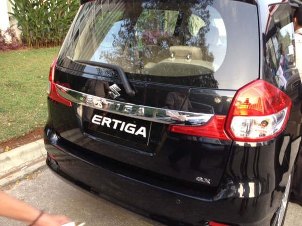 2015-Suzuki-Ertiga-facelift-rear-quarter-In-Images-900x675