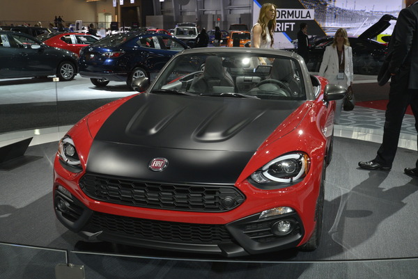 2017-Fiat124SpyderAbarth-03