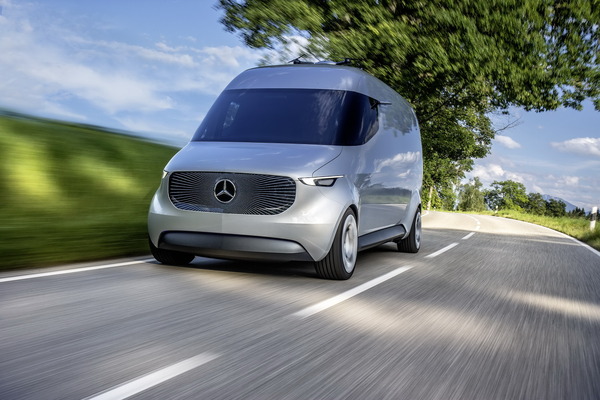 Mercedes-Vision-EV-Van-08