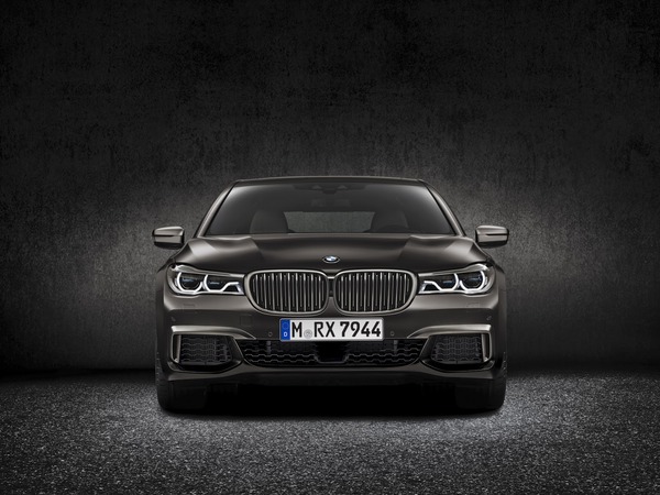 BMW-M760Li-xDrive-3