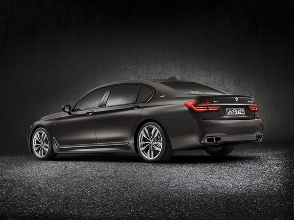 BMW-M760Li-xDrive-6