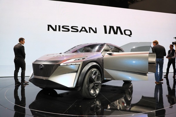 2d2ba50d-nissan-unveils-imq-concept-geneva-1