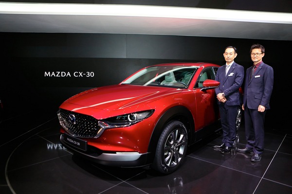 3d30a78a-mazda-cx-30-unveiled-geneva-13