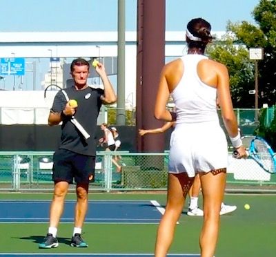 ボールを渡す