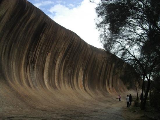 <a href="/Attraction_Review-g495061-d300372-Reviews-Wave_Rock-Hyden_Western_Australia.html">ウェーブロック</a>: 画像