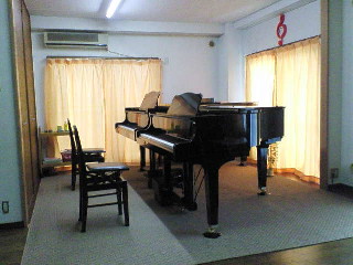 ピアノ教室 月謝 相場