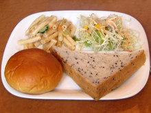 マンガ喫茶　パドック