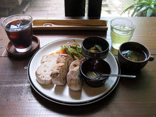 みどりの屋根 INUUNIQ