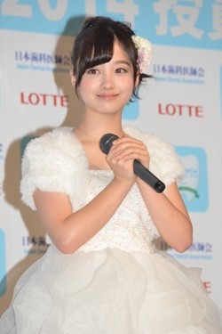 天使すぎる橋本環奈、バックハグより壁ドン派「後ろからはちょっと怖い」