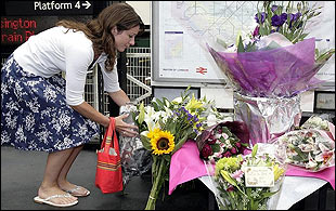 Flowers are laid at Edgware Road