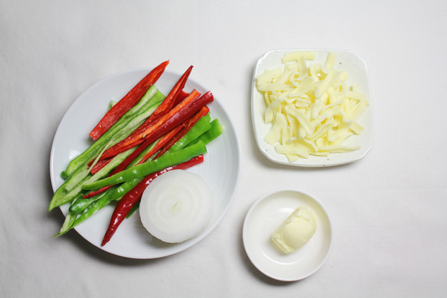 辛い 唐辛子と玉ねぎとチーズを煮込んだブータン料理 エマダツィ スーパー スパイスタイム