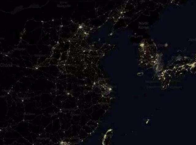 宇宙における中国、日本、韓国の夜景、1990年、2000年、2010年の比較