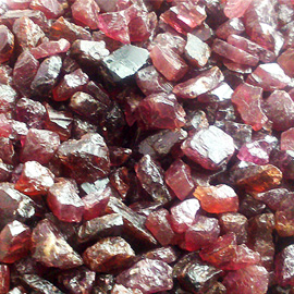 ガーネット（garnet ）/小原石・ラフロックタンブル・チップ