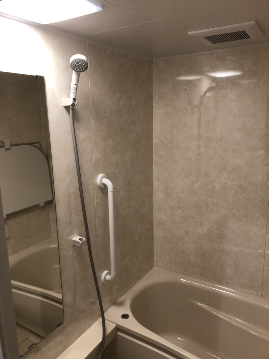 062AED20-B5E6-41A7-9996-28F993FB10F7