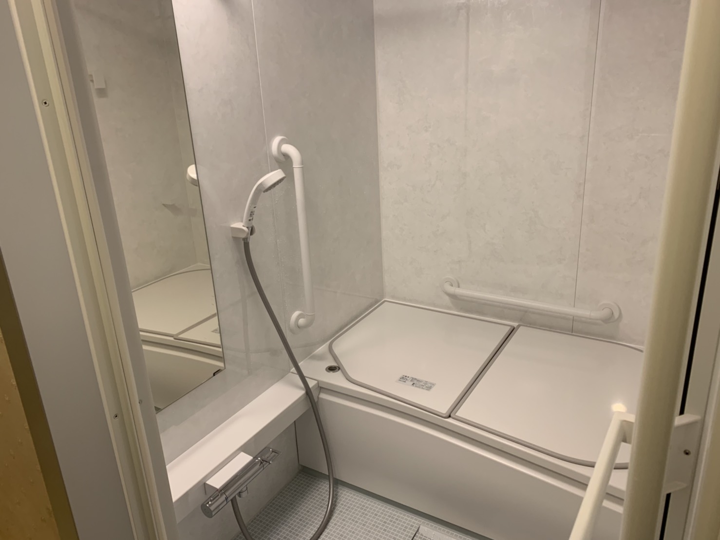 ECAC0BFA-9722-47B8-A926-96C5B0D42DE3