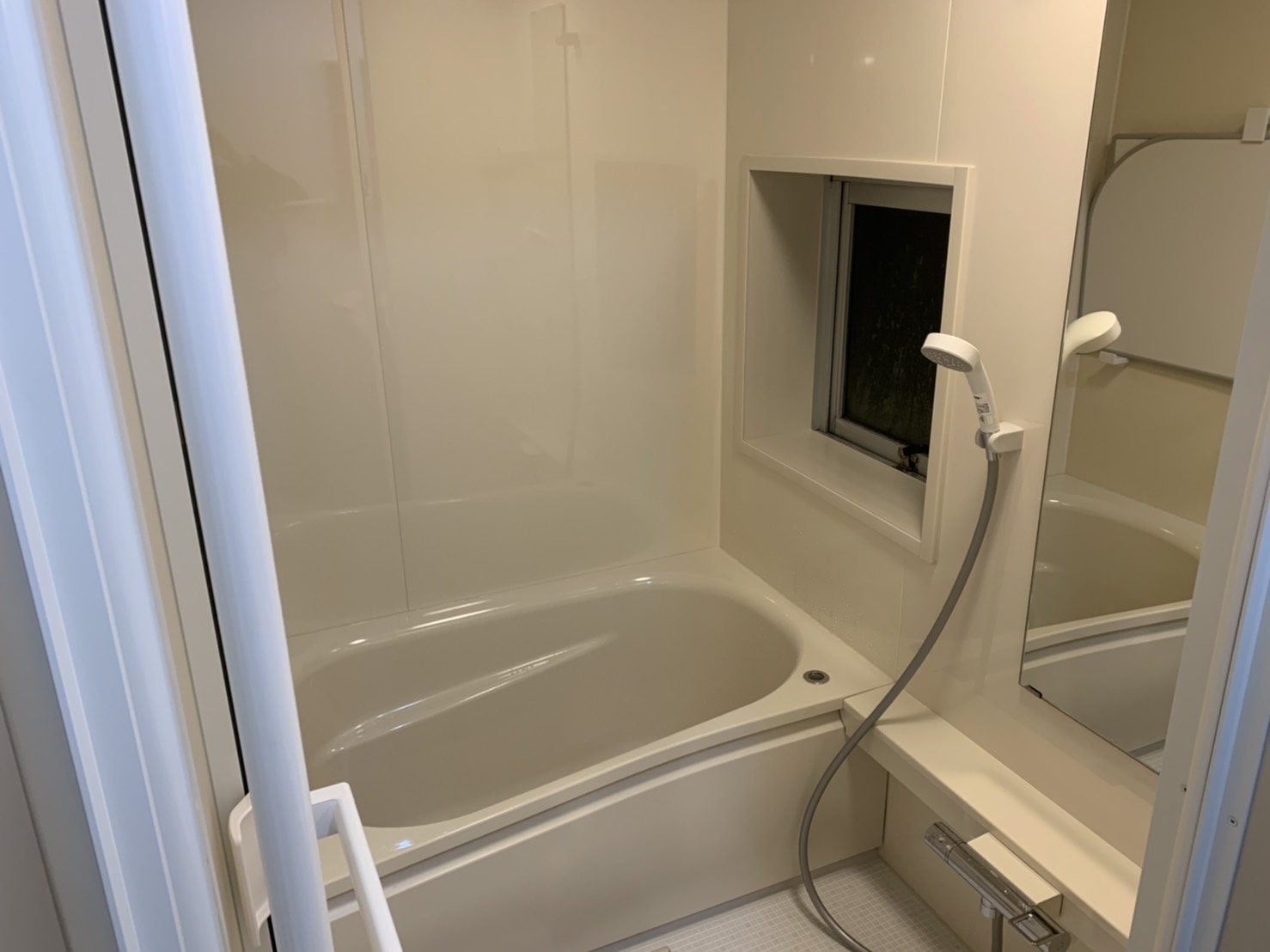 86C4AB0E-E3AA-464E-9EF2-70AF3C02D257