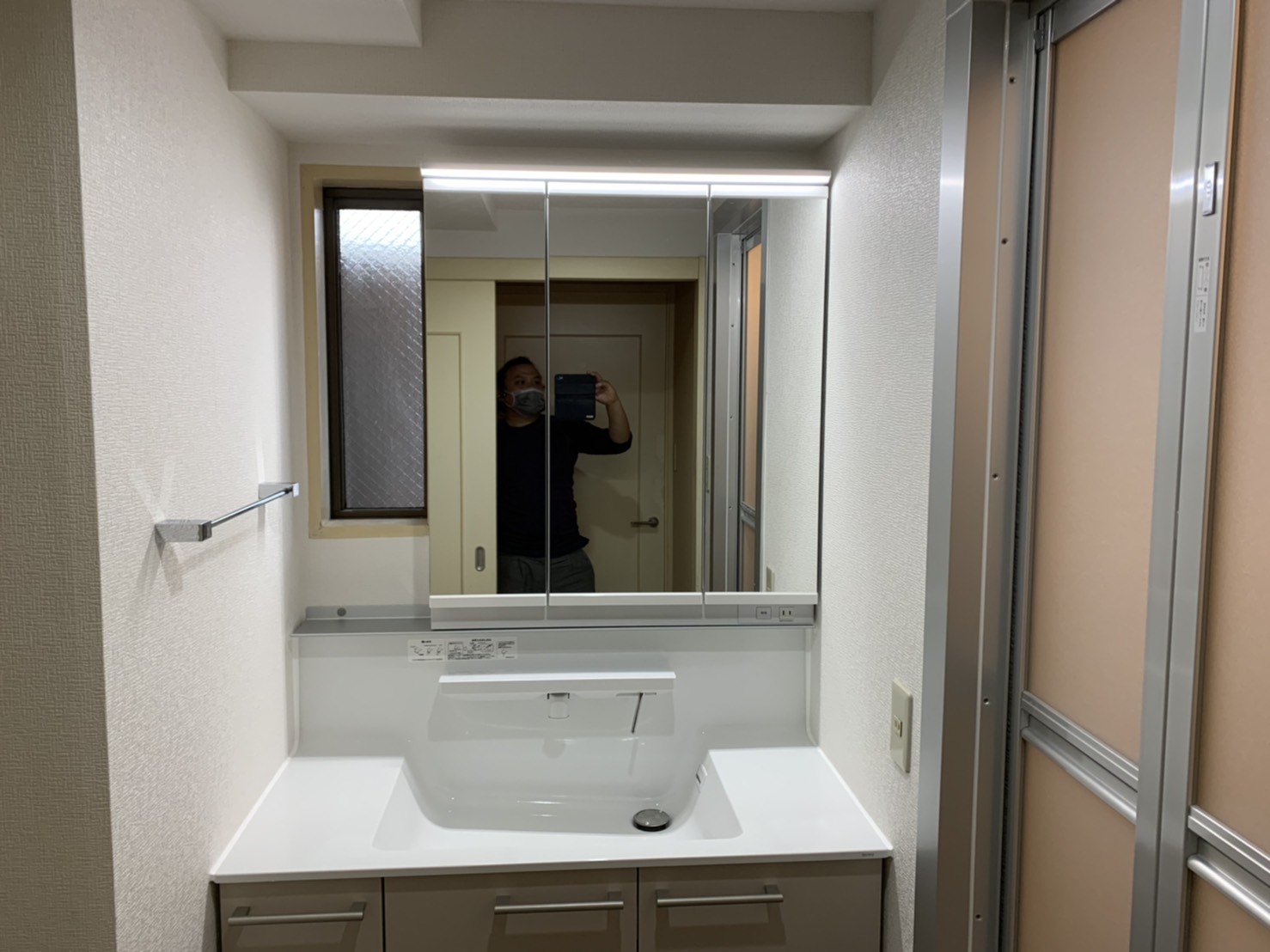 3C650105-BF4D-4042-A1A9-F20BA439F244