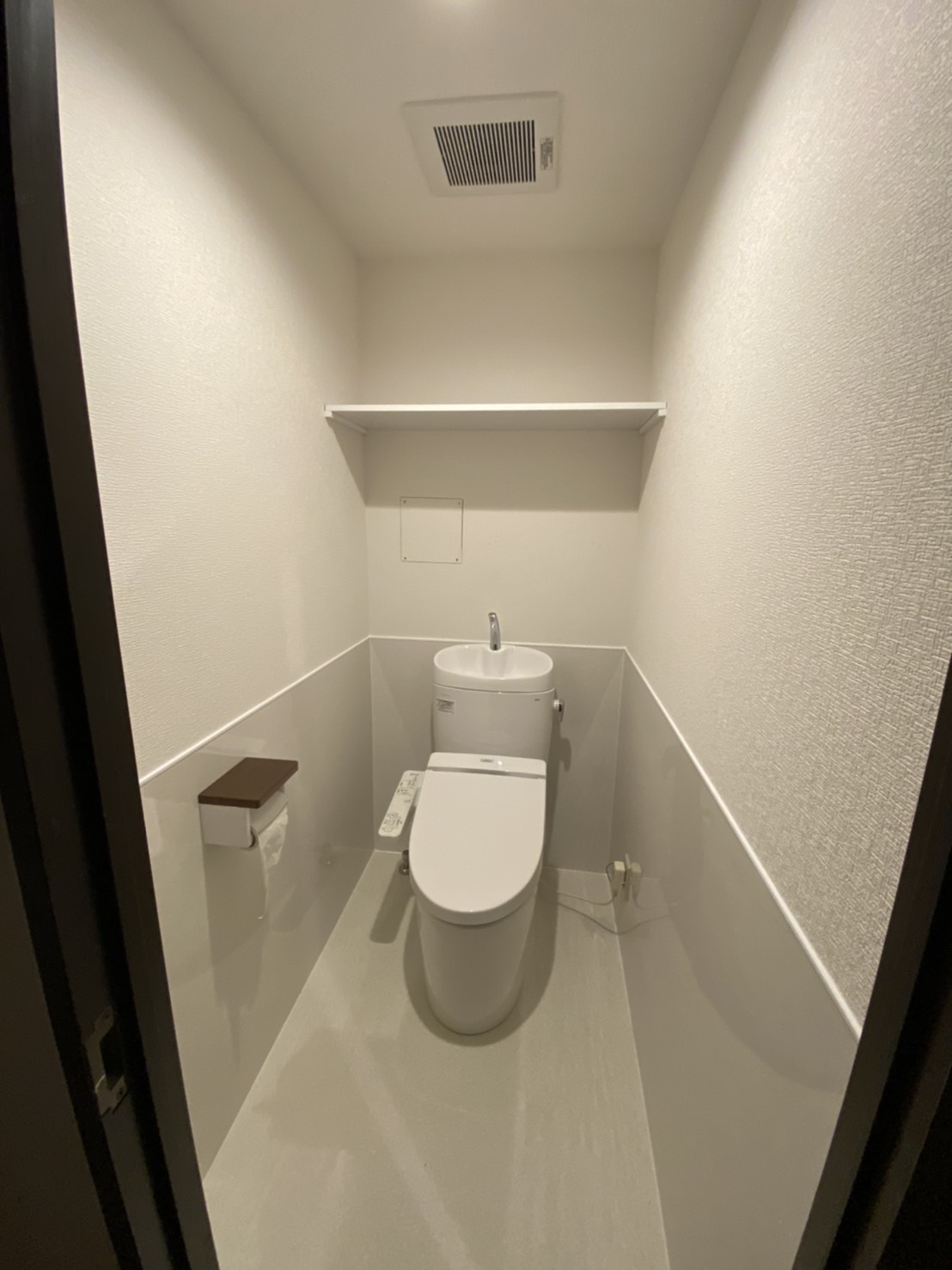 6AA33E3D-DFB1-4D3C-A99E-D430CB5F5E3D