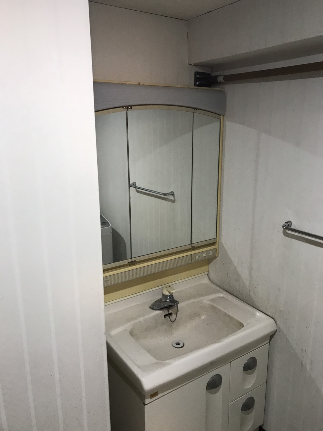 8684ED10-E681-4320-9B2D-E5C7A71987B0