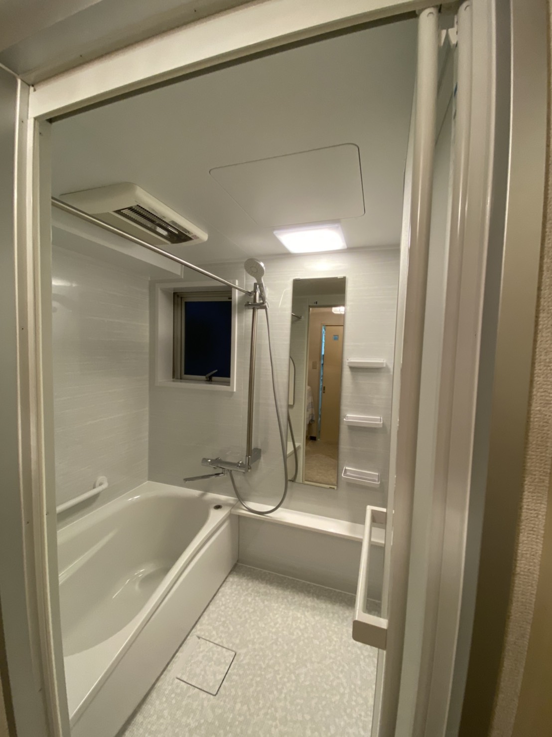 06E8DD8A-6A94-4851-AC73-A84084753B81