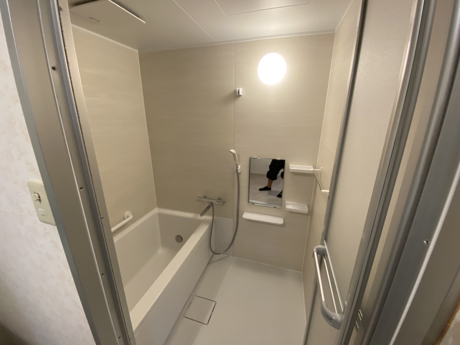 4BBE2F22-6252-4841-B253-BF21B3B94918