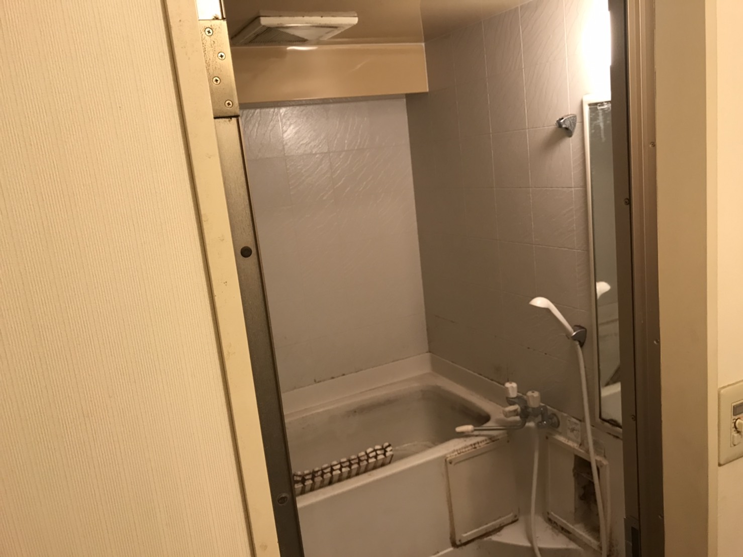 A1C161D1-DD25-4030-8C37-C629002F0569