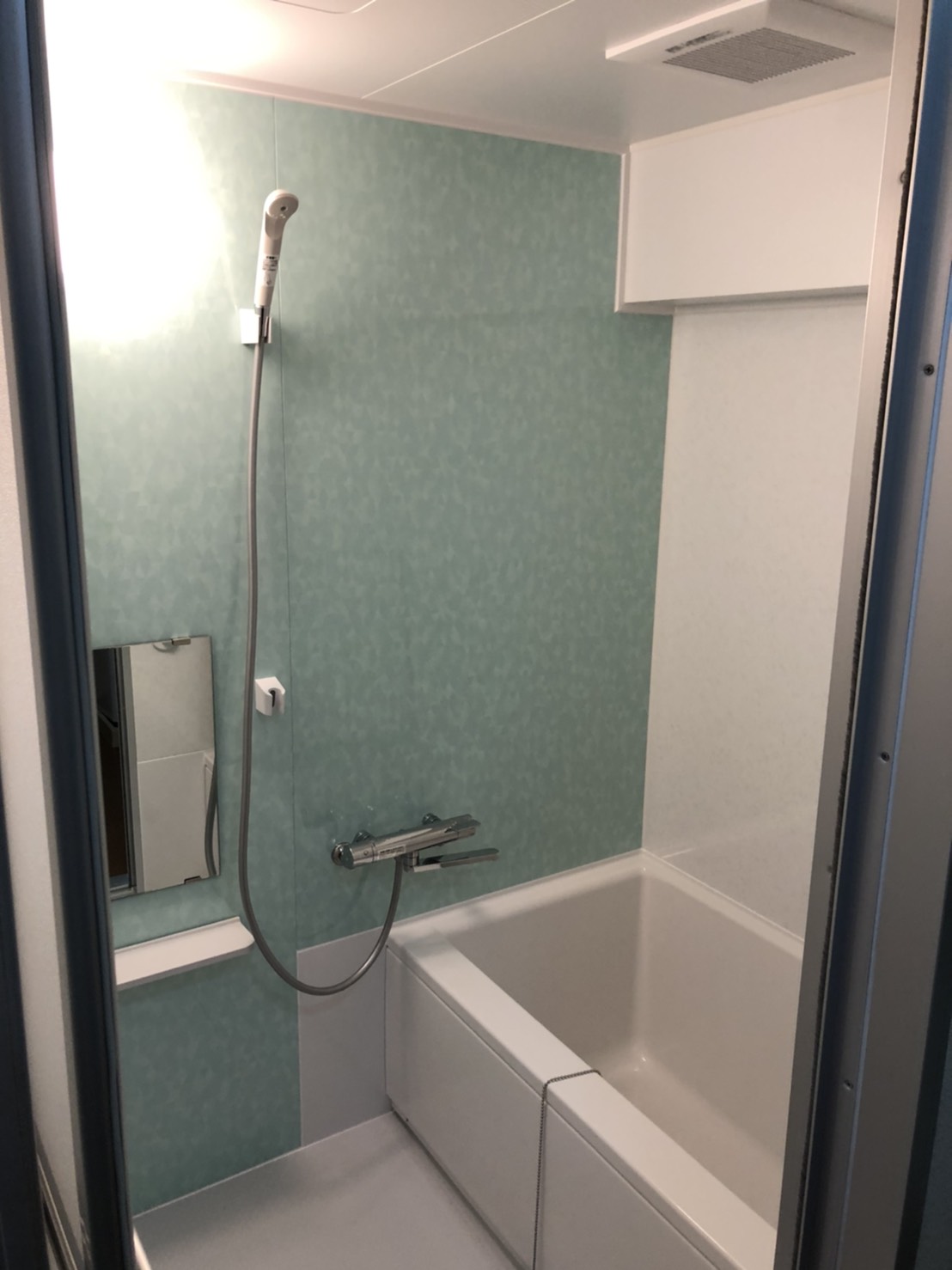 A9B52C92-9F4E-4DF1-AFC6-67D9E1E253E5