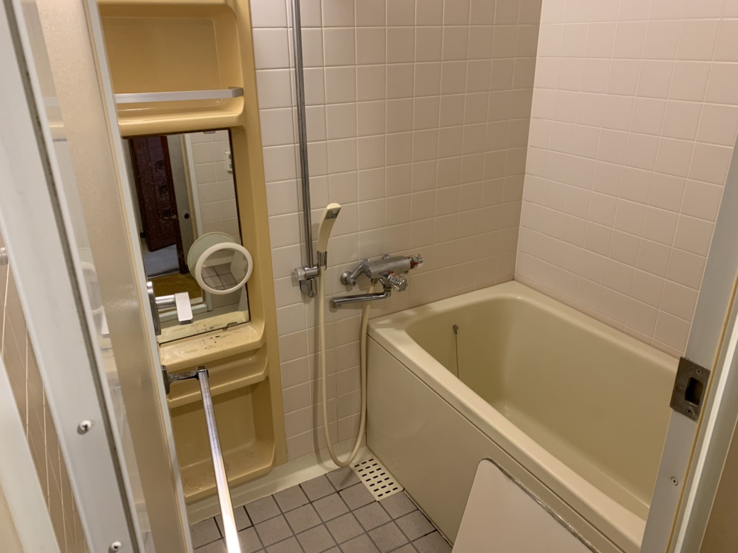 94986523-5D71-4EB6-BC0F-BE919CD491B1