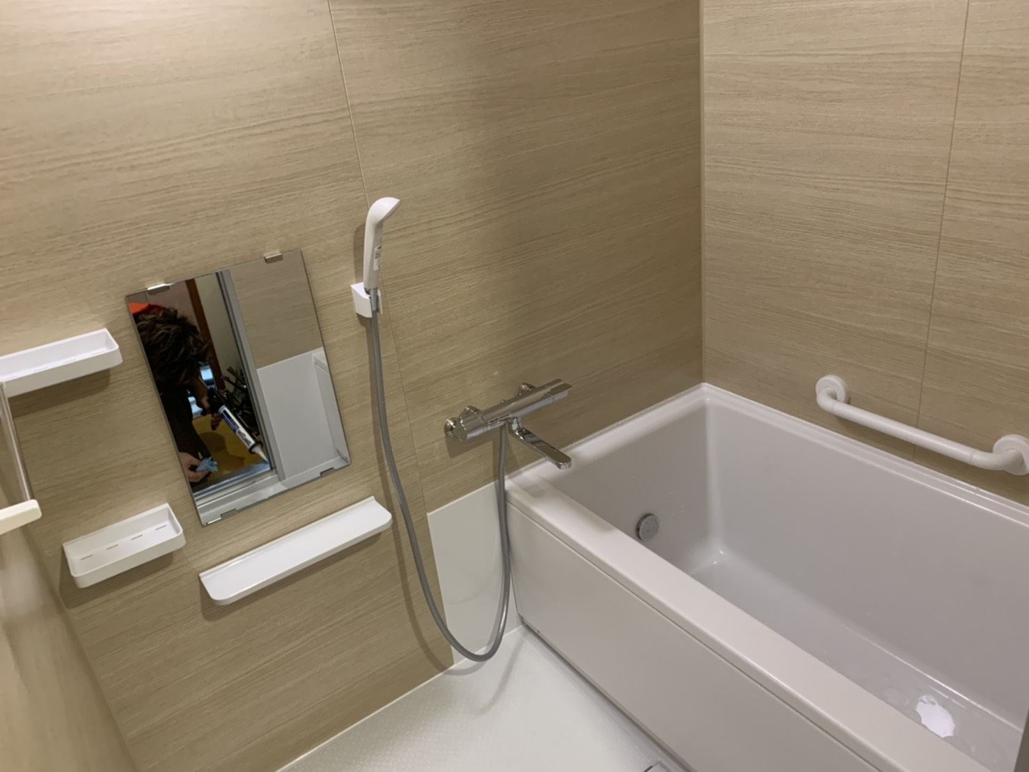 DA04CE17-A55F-4F07-BD8E-801D98CB378D